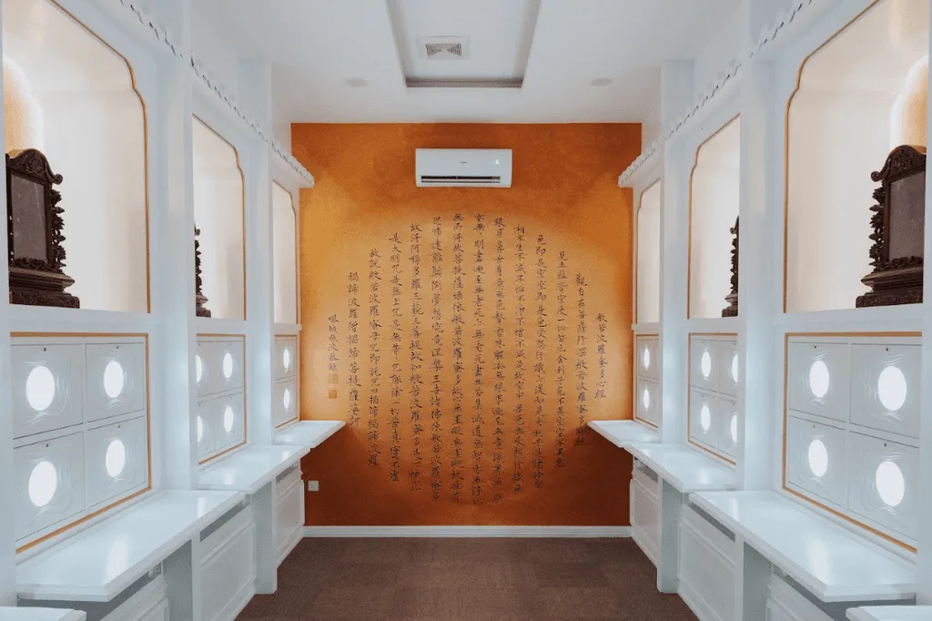 Chinese-style family memorial suite interior
